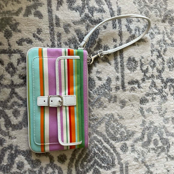 Coach Handbags - Coach Wristlet